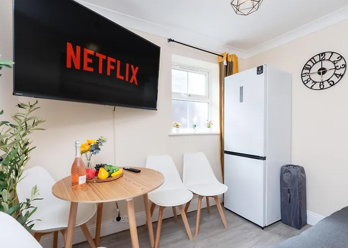 Open Mind Property -2 Bedrooms With Free Parking