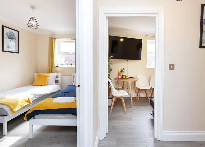 Open Mind Property -2 Bedrooms With Free Parking